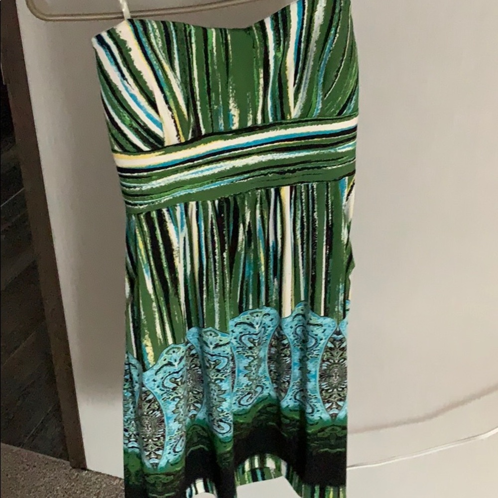 Dress - Picture 2 of 2